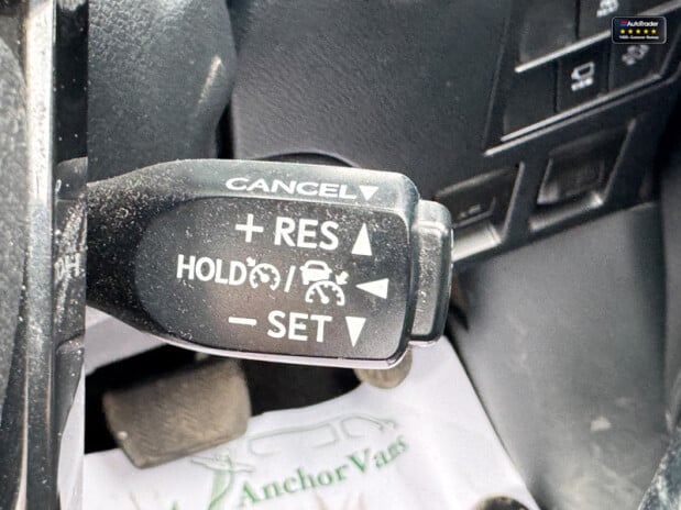 Toyota Hilux Crew Cab AUTO 4X4 Invincible X 4WD Air Con Cam Nav EURO 6 NO VAT 21