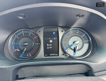 Toyota Hilux Crew Cab AUTO 4X4 Invincible X 4WD Air Con Cam Nav EURO 6 NO VAT 31