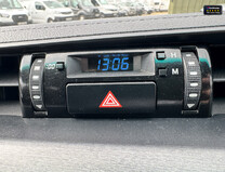 Toyota Hilux Crew Cab AUTO 4X4 Invincible X 4WD Air Con Cam Nav EURO 6 NO VAT 32
