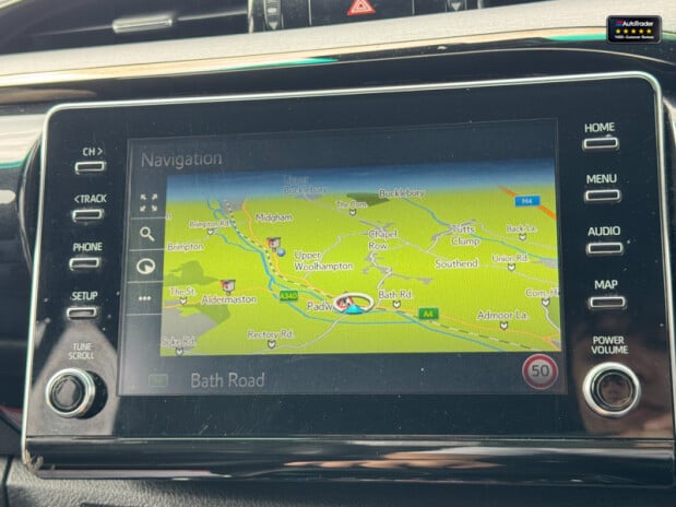 Toyota Hilux Crew Cab AUTO 4X4 Invincible X 4WD Air Con Cam Nav EURO 6 NO VAT 43