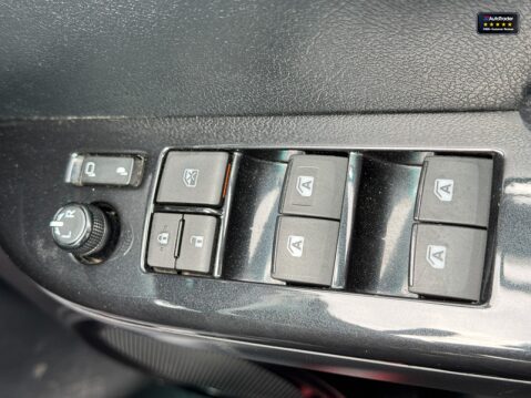 Toyota Hilux Crew Cab AUTO 4X4 Invincible X 4WD Air Con Cam Nav EURO 6 NO VAT 45