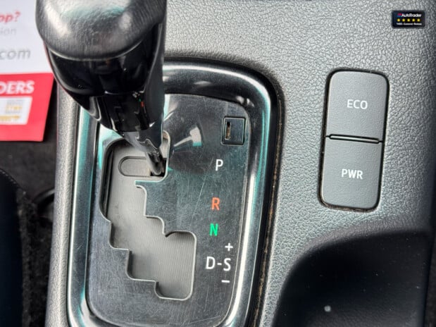 Toyota Hilux Crew Cab AUTO 4X4 Invincible X 4WD Air Con Cam Nav EURO 6 NO VAT 49