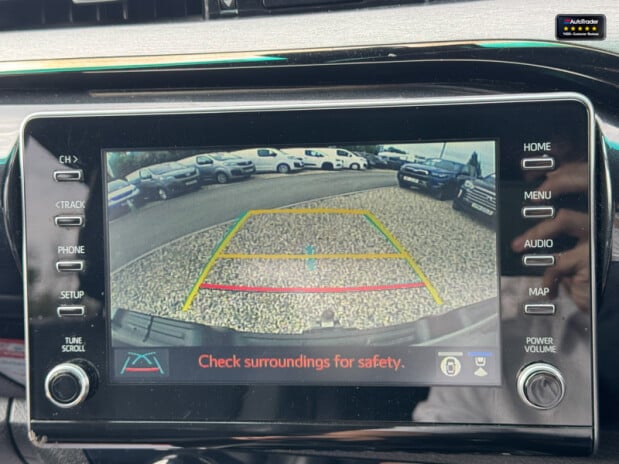 Toyota Hilux Crew Cab AUTO 4X4 Invincible X 4WD Air Con Cam Nav EURO 6 NO VAT 50