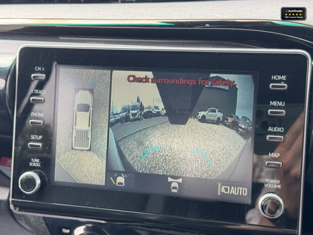 Toyota Hilux Crew Cab AUTO 4X4 Invincible X 4WD Air Con Cam Nav EURO 6 NO VAT 51