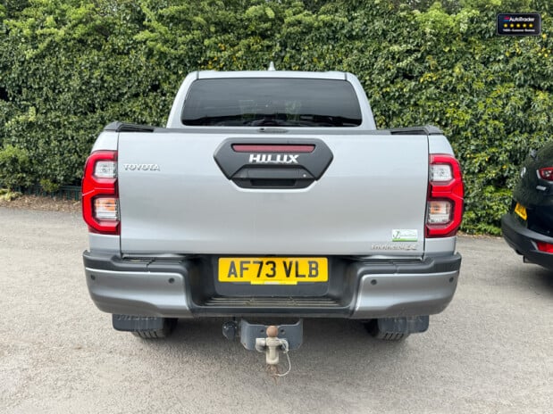 Toyota Hilux Crew Cab AUTO 4X4 Invincible X 4WD Air Con Cam Nav EURO 6 NO VAT 7