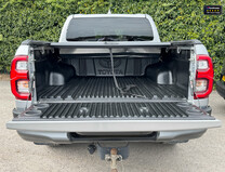 Toyota Hilux Crew Cab AUTO 4X4 Invincible X 4WD Air Con Cam Nav EURO 6 NO VAT 8