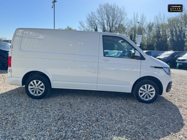 Volkswagen Transporter SWB L1H1 Low Roof T28 Tdi Highline Air Con Alloys Sensors EURO 6 5