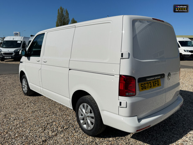 Volkswagen Transporter SWB L1H1 Low Roof T28 Tdi Highline Air Con Alloys Sensors EURO 6 9