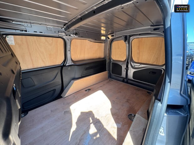 Peugeot Partner LWB L2H1 Low Roof Bluehdi Professional Premium Plus EURO 6 11