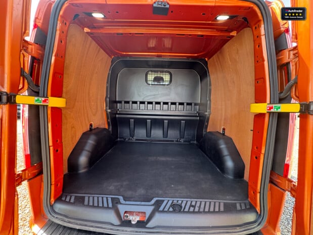 Ford Transit Custom Crew Cab SWB L1H1 Low Roof 300 Limited Air Con Sensors EURO 6 10