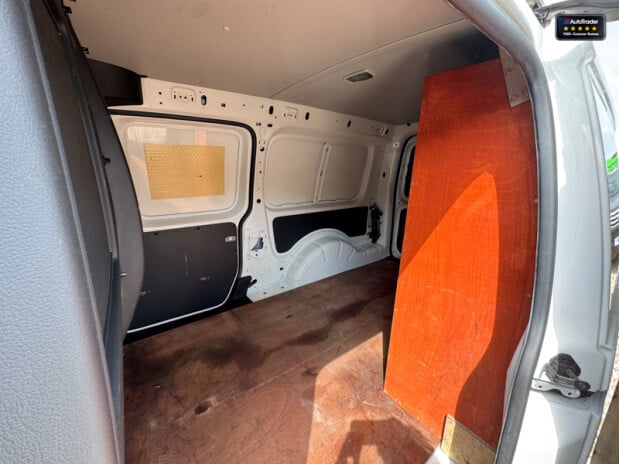 Volkswagen Caddy LWB L2H1 [SOLD MM] Low Roof C20 Tdi Trendline Air Con Sensors EURO 6 11