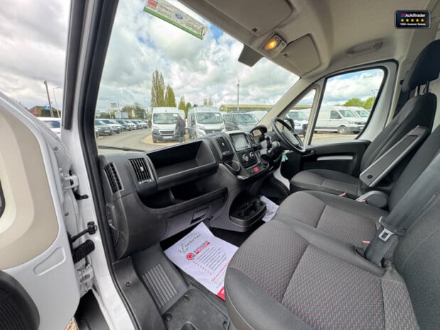 Peugeot Boxer XLWB L4H2 Medium Roof Professional Premium Plus Air Con Nav EURO 6 12