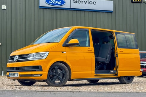 Volkswagen Transporter Crew Cab AUTO SWB L1H1 Kombi Highline Air Con Cam Nav EURO 6 NO VAT