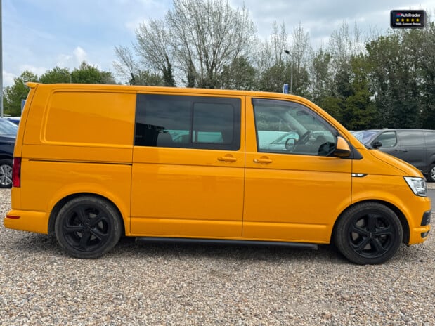 Volkswagen Transporter Crew Cab AUTO SWB L1H1 Kombi Highline Air Con Cam Nav EURO 6 NO VAT 6