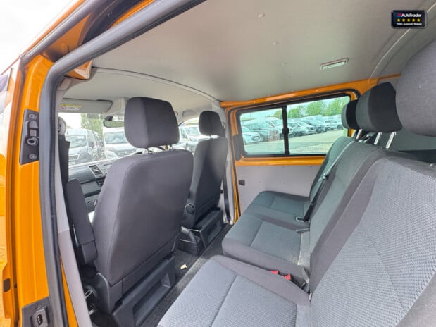 Volkswagen Transporter Crew Cab AUTO SWB L1H1 Kombi Highline Air Con Cam Nav EURO 6 NO VAT 13