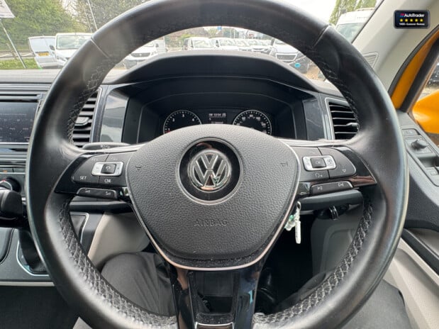 Volkswagen Transporter Crew Cab AUTO SWB L1H1 Kombi Highline Air Con Cam Nav EURO 6 NO VAT 20