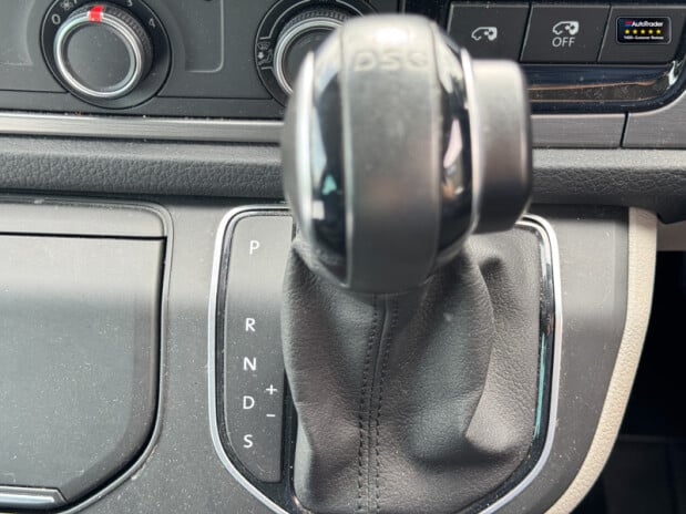 Volkswagen Transporter Crew Cab AUTO SWB L1H1 Kombi Highline Air Con Cam Nav EURO 6 NO VAT 49