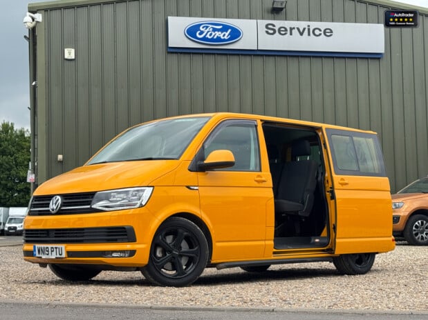 Volkswagen Transporter Crew Cab [SOLD SM] AUTO SWB L1H1 Kombi Highline Air Con Cam Nav EURO 6 NO 1