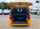 Volkswagen Transporter Crew Cab [SOLD SM] AUTO SWB L1H1 Kombi Highline Air Con Cam Nav EURO 6 NO 9