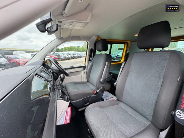Volkswagen Transporter Crew Cab [SOLD SM] AUTO SWB L1H1 Kombi Highline Air Con Cam Nav EURO 6 NO 19