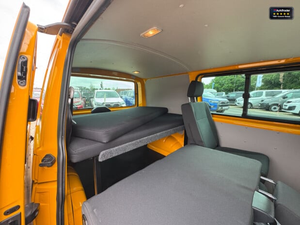 Volkswagen Transporter Crew Cab [SOLD SM] AUTO SWB L1H1 Kombi Highline Air Con Cam Nav EURO 6 NO 20