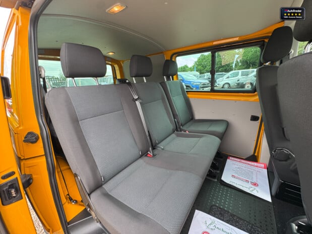 Volkswagen Transporter Crew Cab [SOLD SM] AUTO SWB L1H1 Kombi Highline Air Con Cam Nav EURO 6 NO 21