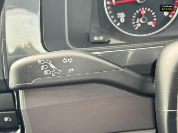 Volkswagen Transporter Crew Cab [SOLD SM] AUTO SWB L1H1 Kombi Highline Air Con Cam Nav EURO 6 NO 32