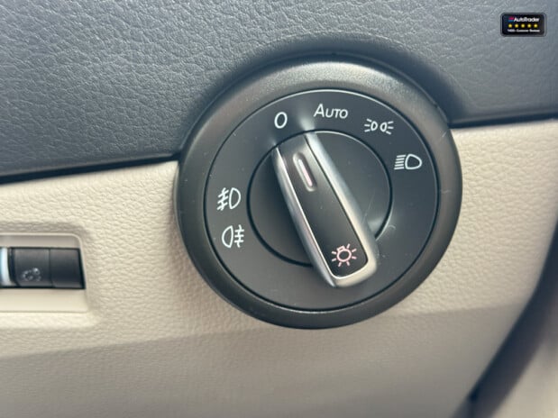 Volkswagen Transporter Crew Cab [SOLD SM] AUTO SWB L1H1 Kombi Highline Air Con Cam Nav EURO 6 NO 34