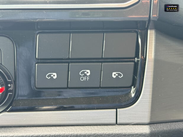 Volkswagen Transporter Crew Cab [SOLD SM] AUTO SWB L1H1 Kombi Highline Air Con Cam Nav EURO 6 NO 52