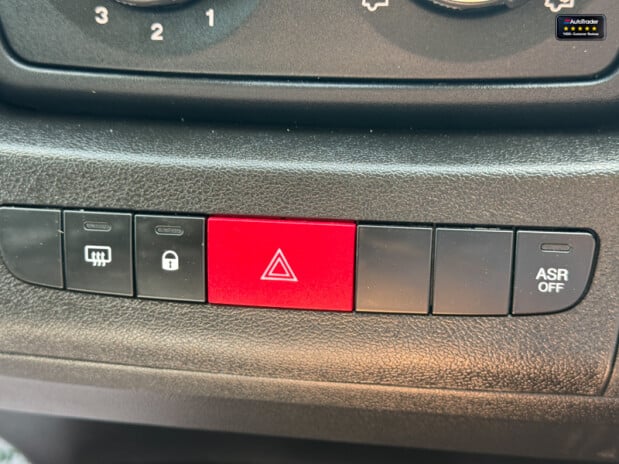 Citroen Relay LWB L3H2 Medium Roof Enterprise Edition Air Con Cam Nav EURO 6 NO VAT 33