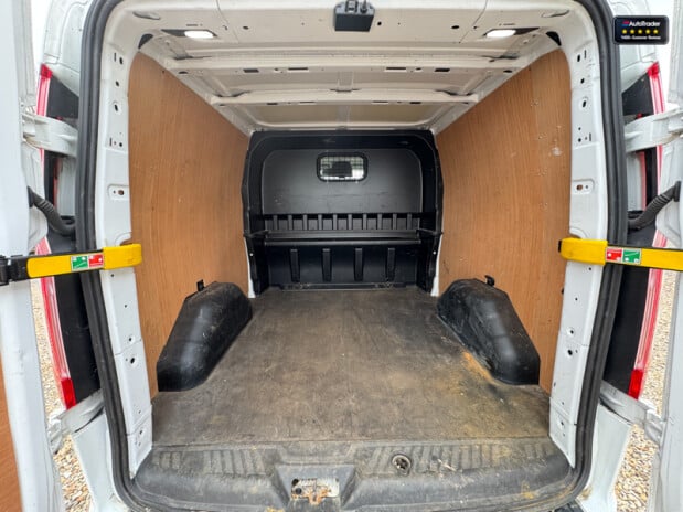 Ford Transit Custom Crew Cab LWB L2H1 320 Limited Air Con Heated Seats Sensors EURO 6 9