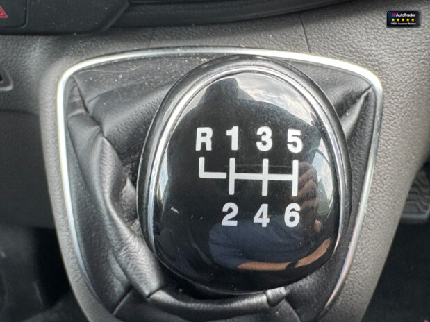Ford Transit Custom Crew Cab LWB L2H1 320 Limited Air Con Heated Seats Sensors EURO 6 34