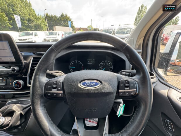 Ford Transit Custom Crew Cab LWB L2H1 320 Limited Air Con Heated Seats Sensors EURO 6 20