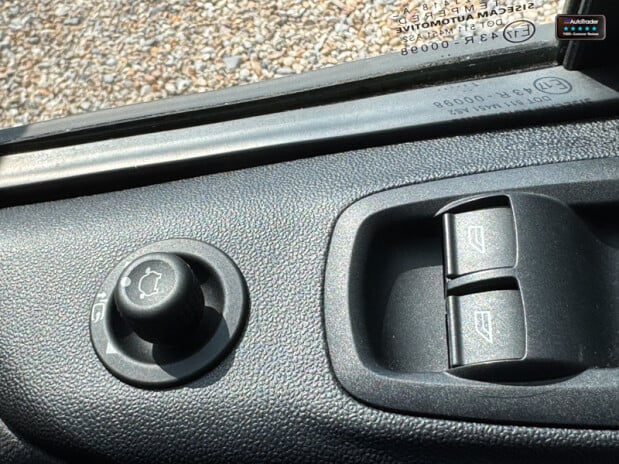 Ford Transit Custom Crew Cab LWB L2H1 320 Limited Air Con Heated Seats Sensors EURO 6 27