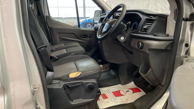 Ford Transit LWB L3H2 [SOLD CM] Medium Roof 350 Leader Side Door EURO 6 9