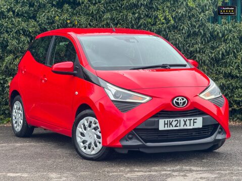 Toyota Aygo 1.0 VVT-i x-play Hatchback 5dr Petrol x-shift Euro 6 (Safety Sense) (71 ps) 26
