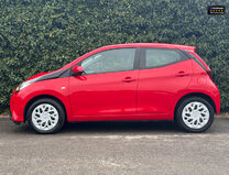 Toyota Aygo 1.0 VVT-i x-play Hatchback 5dr Petrol x-shift Euro 6 (Safety Sense) (71 ps) 5