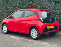 Toyota Aygo 1.0 VVT-i x-play Hatchback 5dr Petrol x-shift Euro 6 (Safety Sense) (71 ps) 6