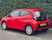 Toyota Aygo 1.0 VVT-i x-play Hatchback 5dr Petrol x-shift Euro 6 (Safety Sense) (71 ps) 30