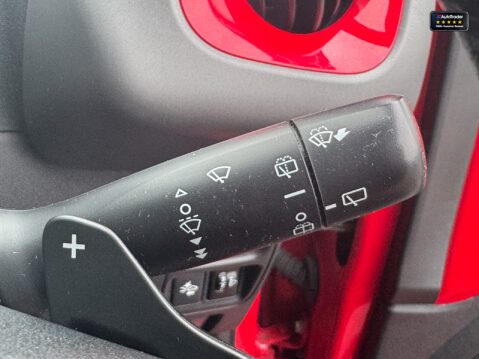 Toyota Aygo 1.0 VVT-i x-play Hatchback 5dr Petrol x-shift Euro 6 (Safety Sense) (71 ps) 14