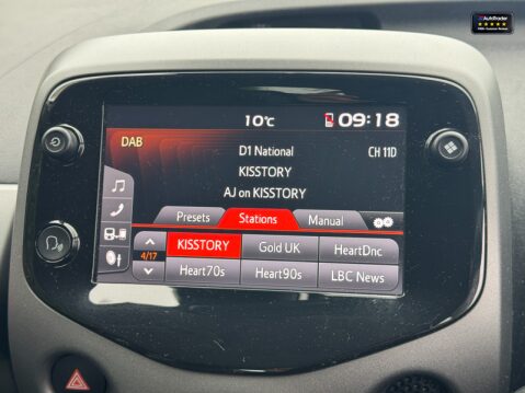 Toyota Aygo 1.0 VVT-i x-play Hatchback 5dr Petrol x-shift Euro 6 (Safety Sense) (71 ps) 17