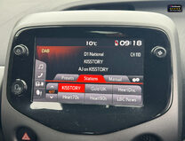 Toyota Aygo 1.0 VVT-i x-play Hatchback 5dr Petrol x-shift Euro 6 (Safety Sense) (71 ps) 17