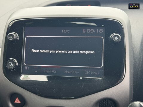 Toyota Aygo 1.0 VVT-i x-play Hatchback 5dr Petrol x-shift Euro 6 (Safety Sense) (71 ps) 18
