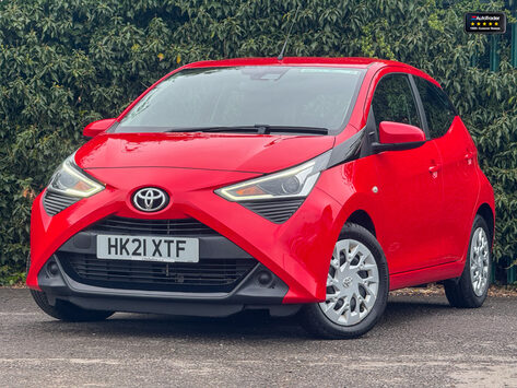 Toyota Aygo 1.0 VVT-i x-play Hatchback 5dr Petrol x-shift Euro 6 (Safety Sense) (71 ps)