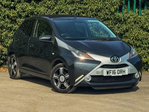 Toyota Aygo (Sold) 1.0 VVT-i x-clusiv 2 x-wave 5dr Petrol Manual Euro 32