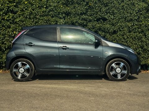 Toyota Aygo (Sold) 1.0 VVT-i x-clusiv 2 x-wave 5dr Petrol Manual Euro 4