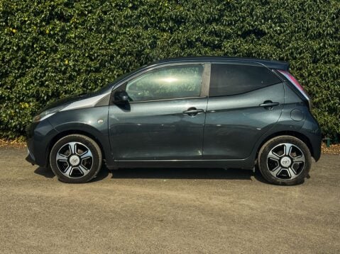 Toyota Aygo (Sold) 1.0 VVT-i x-clusiv 2 x-wave 5dr Petrol Manual Euro 35