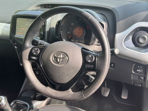 Toyota Aygo (Sold) 1.0 VVT-i x-clusiv 2 x-wave 5dr Petrol Manual Euro 10