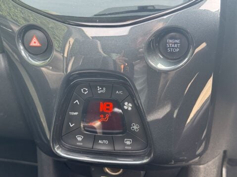 Toyota Aygo (Sold) 1.0 VVT-i x-clusiv 2 x-wave 5dr Petrol Manual Euro 24