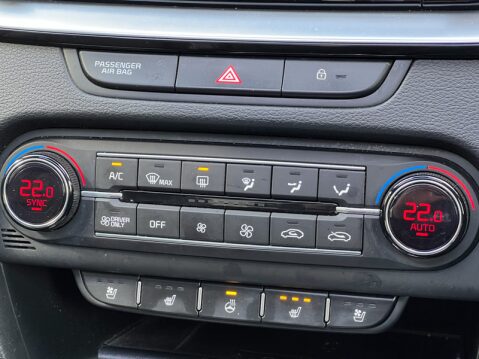 Kia Xceed 1.6 GDi 8.9kWh First Edition SUV 5dr Petrol Plug-in Hybrid DCT Euro 6 (s/s) 37